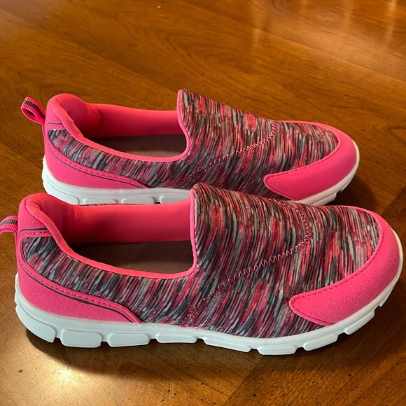 DANSKIN NOW Slip On Sneakers - size 4 - Picture 2 of 13